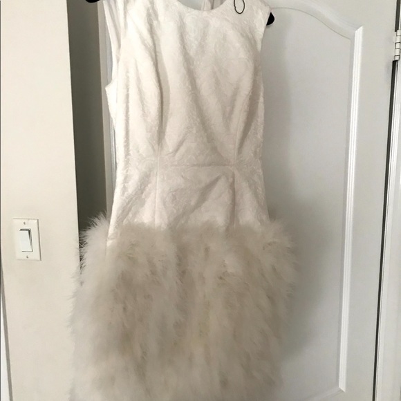 Dresess - Picture 4 of 5